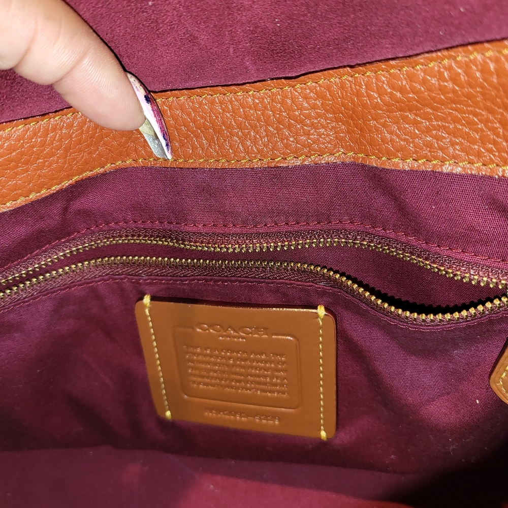 100% Authentic leather Coach - Picture 4 of 5